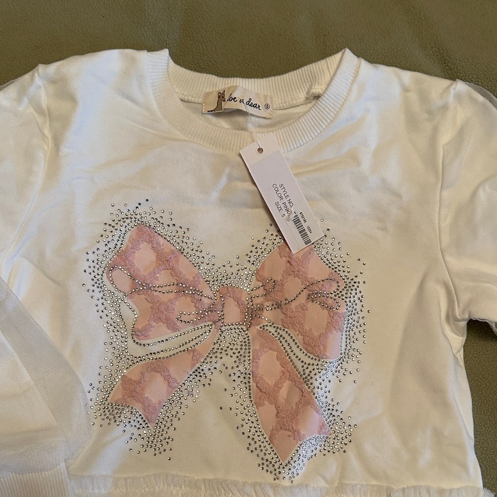 Elegant White Sweatshirt with Pink Bow by Chloe & Claus